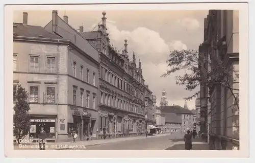 902531Ak Döbeln in Sa. Bahnhofstraße mit Rathausturm um 1930