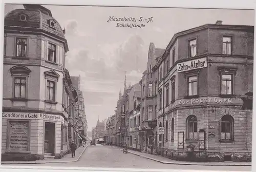 903870 Ak Meuselwitz S.-A. Bahnhofstraße "Zahn Atelier" usw. um 1910