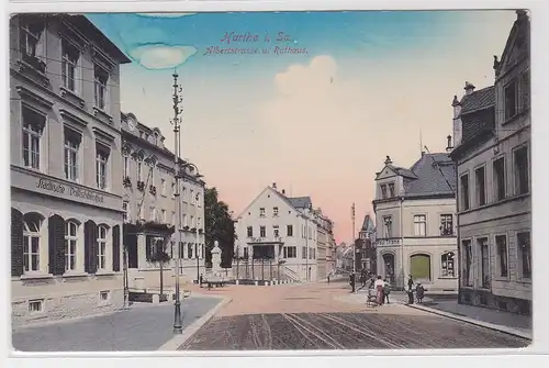 903949 Ak Hartha in Sachsen Albertstraße und Rathaus 1943