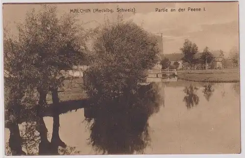 903518 Ak Malchin (Mecklenburger Schweiz) Partie an der Peene 1914
