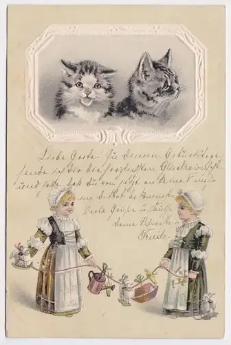 89569 Präge Ak 2 kleine Mädchen und 2 kleine Katzen 1902