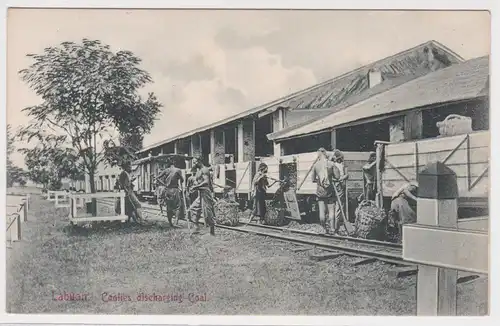 88438 Ak Labuan Malaysia Coolies Discharging Coal um 1910