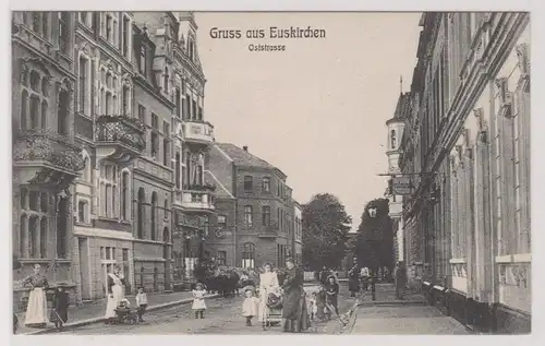 40777 Ak Gruß aus Euskirchen Oststraße mit Personen auf der Straße 1908
