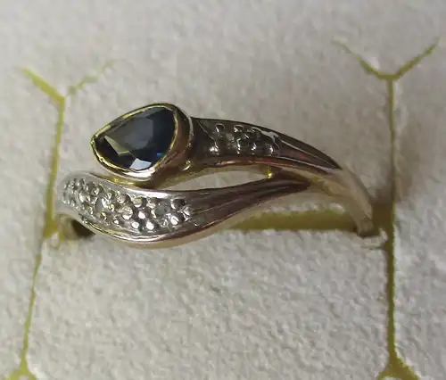 hochwertiger 333er Gold Ring mit 0,04 Karat Diamanten + blauer Stein (125340)