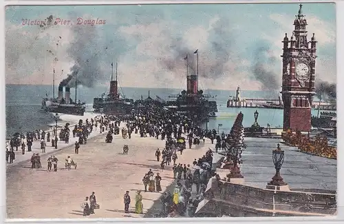 902182 AK Douglas (Isle of Man)- Victoria Pier, Strandpromenade mit Uhrturm 1905