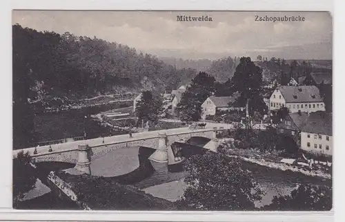 44547 Ak Mittweida - Zschopaubrücke, Totalansicht mit Flusspartie