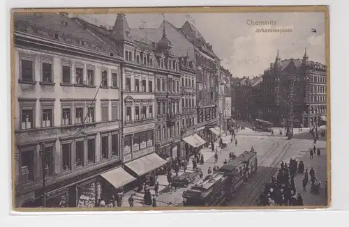 904938 Ak Chemnitz - Johannesplatz, Straßenansicht mit Geschäften 1925