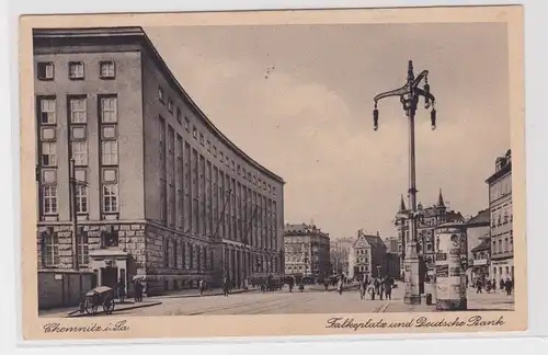 905055 Ak Chemnitz - Falkenplatz und Deutsche Bank, Straßenansicht 1946