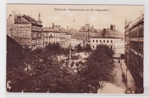 905080 Ak Chemnitz - Theaterstraße mit der Siegessäule 1916