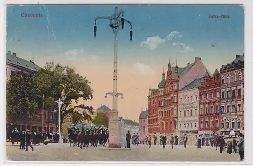 76506 Ak Chemnitz - Falke-Platz, Straßenansicht mit Geschäften und Pferden 1918