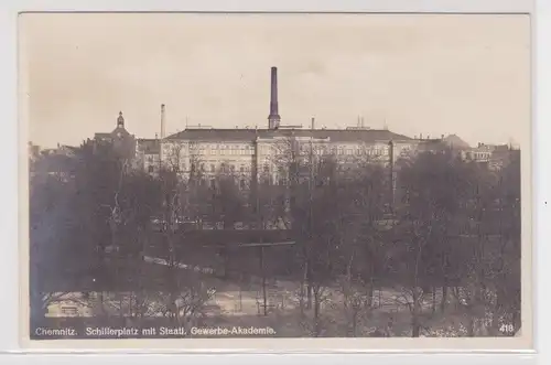 70095 Ak Chemnitz - Schillerplatz mit staatl. Gewerbe-Akademie 1931
