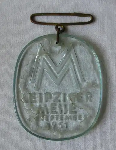 seltenes DDR Glas Abzeichen Leipziger Herbstmesse 1951 Ausländer weiß (135105)