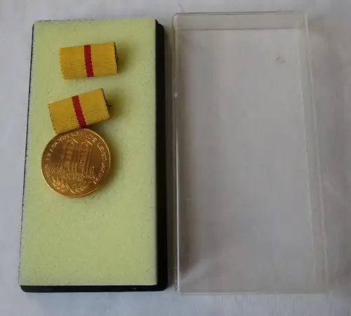 DDR Medaille für hervorragende Leistungen in der Chemischen Industrie (160647)