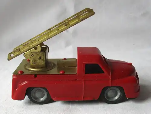 DDR Modellauto Spielzeug Schwungrad Rapid Fire Engine Feuerwehr Foreign (110316)
