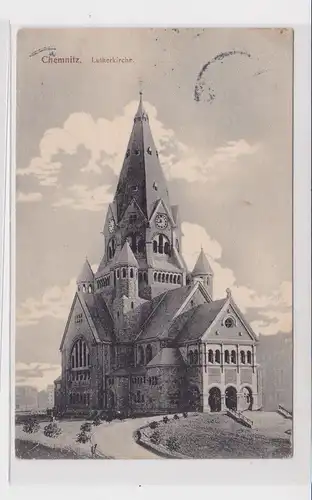 906289 AK Chemnitz - Lutherkirche, Straßenansicht mit Rasenpartie 1908
