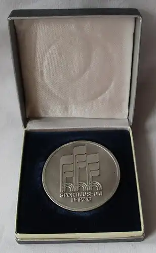 seltene DDR Medaille Sportmuseum Leipzig im Etui (113477)
