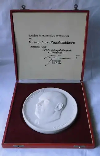 DDR Porzellan Medaille Ernst Thälmann im Original Etui (118379)