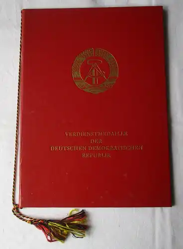 Urkunde Verdienstmedaille der Deutschen Demokratischen Republik 1974 (165148)
