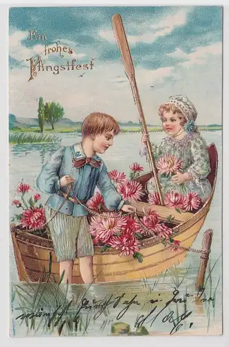 08666 geprägte Ak Ein frohes Pfingstfest Kinder im Boot mit Blumen