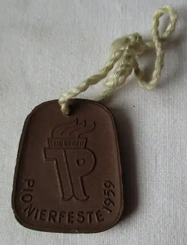 Meissner Porzellan Medaille Junge Pioniere Pionierfeste Chemnitz 1959 (127104)