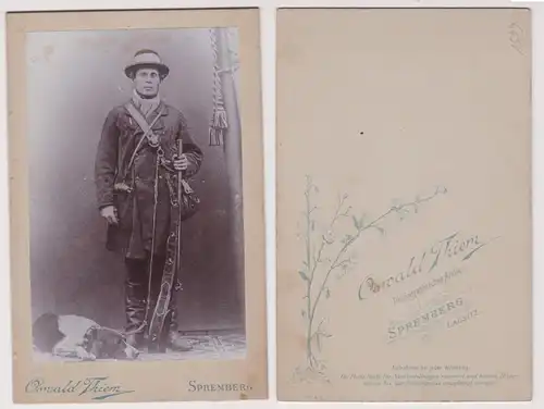 96142 Kabinettfoto Jäger mit Hund und Gewehr Spremberg um 1900