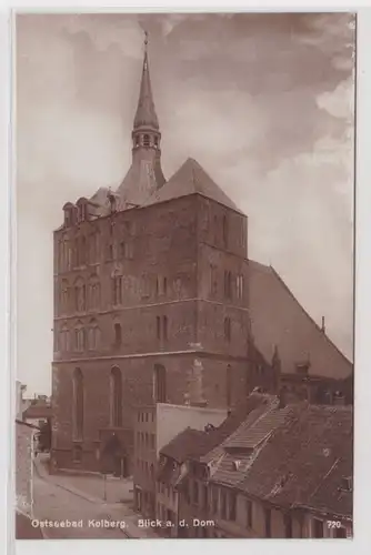 901820 Foto AK Ostseebad Kolberg (Kołobrzeg) - Blick auf den Dom