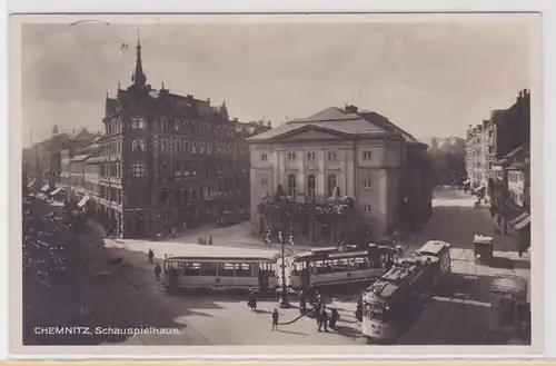 61104 AK Chemnitz - Schauspielhaus davor reges Straßentreiben 1928