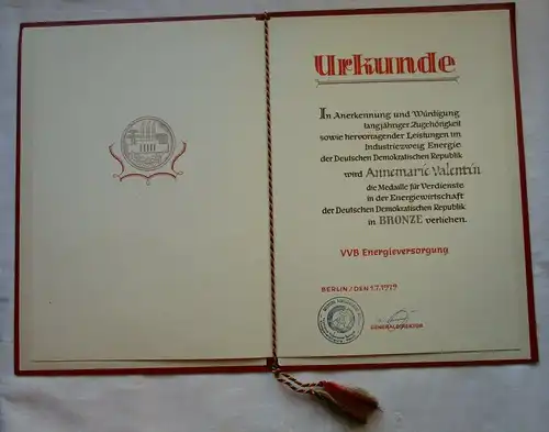 DDR Urkunde Medaille für Verdienste in der Energiewirtschaft 1979 (111725)