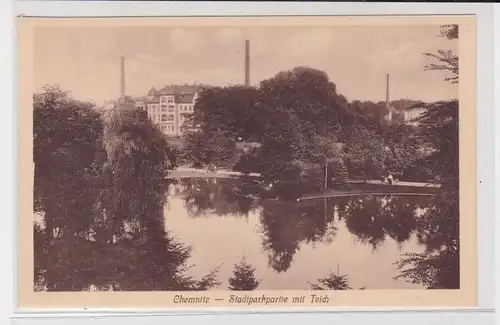 904874 Ak Chemnitz Stadtparkpartie mit Teich um 1930