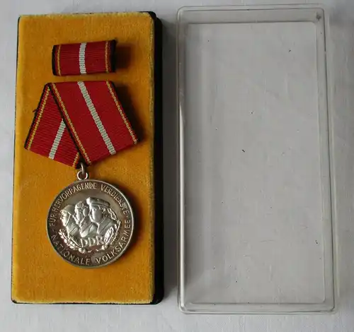 DDR Verdienstmedaille der nationalen Volksarmee NVA in Silber 900er Ag (116668)