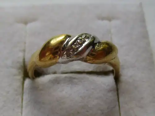 eleganter 333er Gold Damen Ring mit 3 kleinen Diamanten (113475)