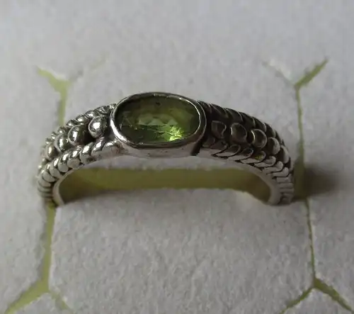 eleganter Silber Ring mit hellgrünem Schmuckstein (153459)