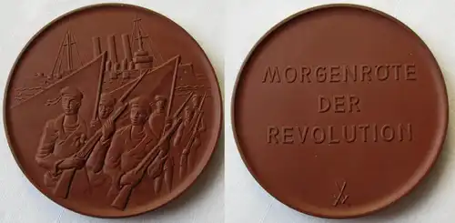 DDR Meissner Porzellan Medaille Morgenröte der Revolution (149712)