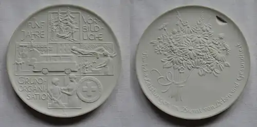 DDR Porzellan Medaille 5 Jahre DRK vorbildliche Grundorganisation (149880)