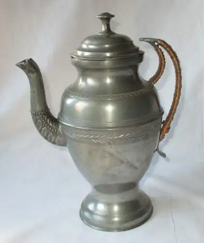 Antike Zinn Kanne Teekanne Kaffeekanne Karaffe Krug mit Ornamenten (134627)