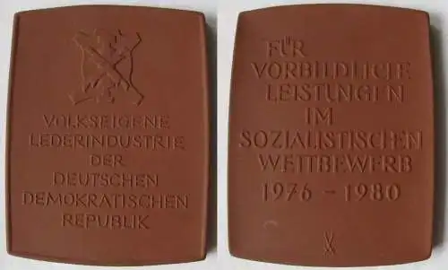 DDR Porzellan Plakette Volkseigene Lederindustrie 1976-1980 (145073)