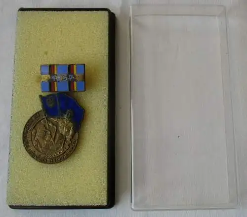 DDR Medaille für hervorragende Leistungen im Fünfjahrplan 1957 FDJ (105053)