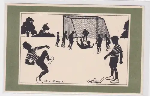 71081 Künstler Humor Ak Fussball "Die Mauer" um 1930