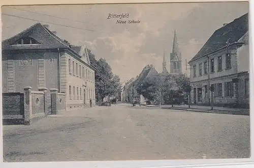 81300 Ak Bitterfeld neue Schule um 1920