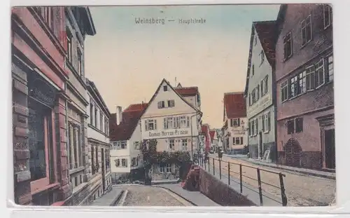 904464 Ak Weinsberg Hauptstrasse mit Damen Herren Friseur 1926
