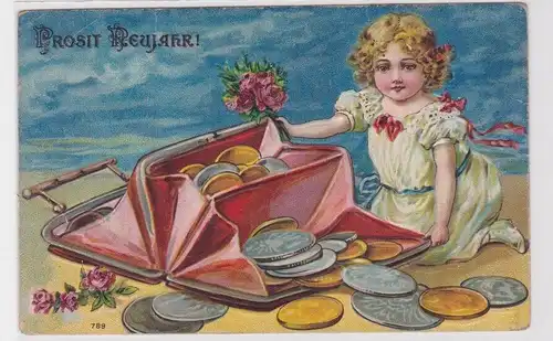 59516 Präge Ak Prosit Neujahr! Kind sitzt vor offener Riesengeldbörse 1906