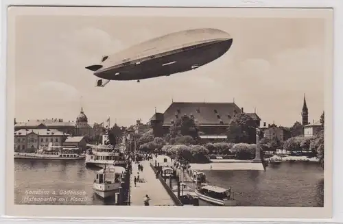 47490 Ak Konstanz am Bodensee Zeppelin über Hafen 1938
