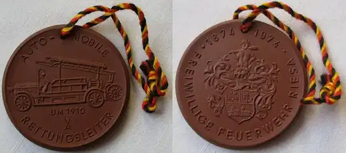 DDR Medaille Meissner Porzellan Freiwillige Feuerwehr Riesa 1874-1974 (149844)
