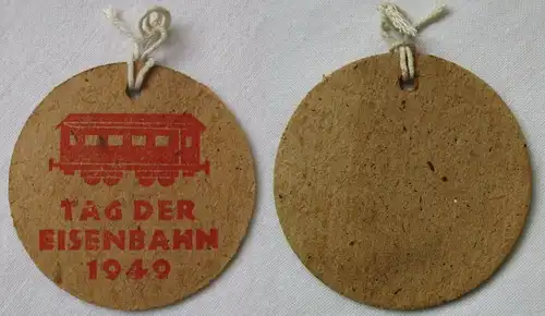 DDR Papp Abzeichen Tag der Eisenbahn 1949 Personenwagen (144690)