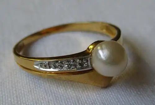 Hochwertiger 333er Gold Damenring mit Perle und Diamantsplittern (135785)