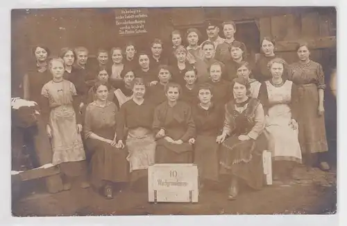 16463 Foto Ak Regis Arbeiterinnen Wurfgranatenproduktion 1915