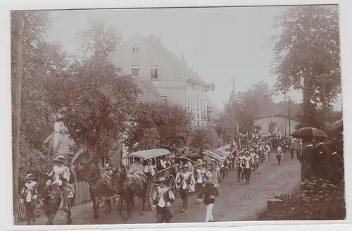 92387 Foto Ak Olbersdorf bei Zittau Festumzug um 1925