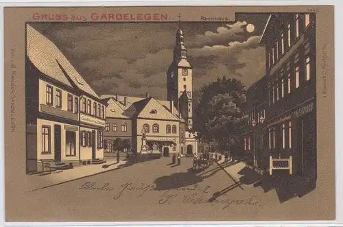 93521 Ak Gruss aus Gardelegen - Rathaus, Straßenansicht mit Conditorei 1904
