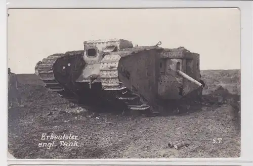 908058 Foto erbeuteter englischer Panzer Tank im 1.Weltkrieg