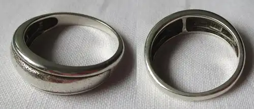charmanter Damen Ring aus 925er Sterling Silber mit punktiertem Einsatz (124903)
